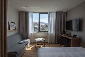 Urban Frame Acropolis