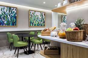 Urban Frame Acropolis