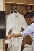 Urban Frame Acropolis