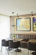 Urban Frame Acropolis