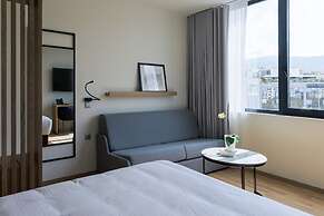 Urban Frame Acropolis