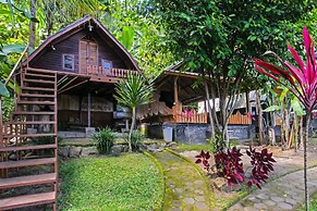 OYO 92419 Rejeng Homestay Near Kerta Gangga Waterfall