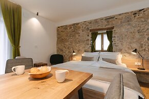 Pira Hotel
