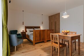 Pira Hotel