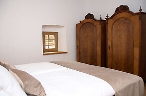 Pira Hotel