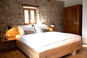 Pira Hotel