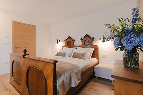 Pira Hotel
