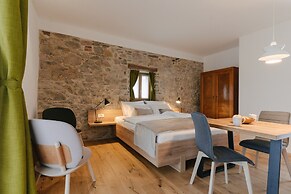 Pira Hotel