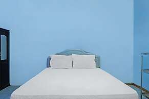 SPOT ON 92390 Wilma Kost Syariah