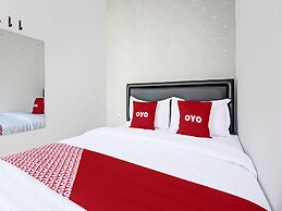 Super OYO Collection O 92363 Kp Inn