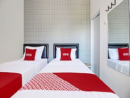 Super OYO Collection O 92363 Kp Inn