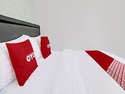 Super OYO Collection O 92363 Kp Inn