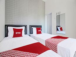 Super OYO Collection O 92363 Kp Inn
