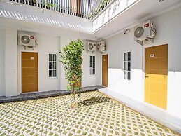 Super OYO Collection O 92363 Kp Inn