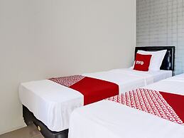 Super OYO Collection O 92363 Kp Inn
