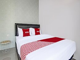Super OYO Collection O 92363 Kp Inn