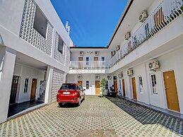 Super OYO Collection O 92363 Kp Inn