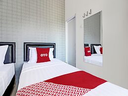 Super OYO Collection O 92363 Kp Inn
