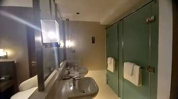 Capital O 950 Acqua Novotel Tower