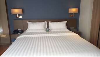 Capital O 950 Acqua Novotel Tower