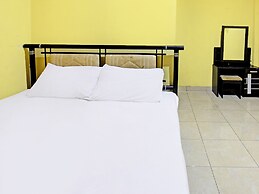 SPOT ON 92420 Kos Agi Mataram Near Masjid Hissoh Al-Faham