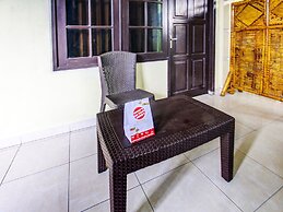 SPOT ON 92420 Kos Agi Mataram Near Masjid Hissoh Al-Faham