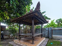 SPOT ON 92420 Kos Agi Mataram Near Masjid Hissoh Al-Faham