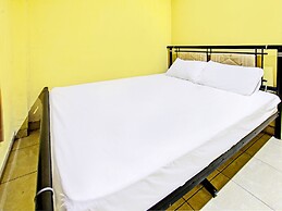 SPOT ON 92420 Kos Agi Mataram Near Masjid Hissoh Al-Faham