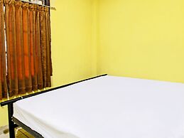 SPOT ON 92420 Kos Agi Mataram Near Masjid Hissoh Al-Faham