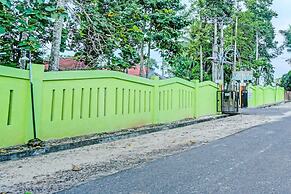 OYO 92405 Evergreen Hotel & Resto Near GARDU INDUK MUARA DUA