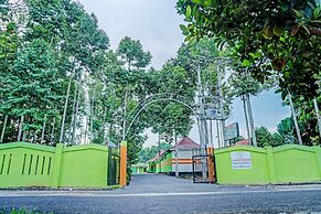 OYO 92405 Evergreen Hotel & Resto Near GARDU INDUK MUARA DUA