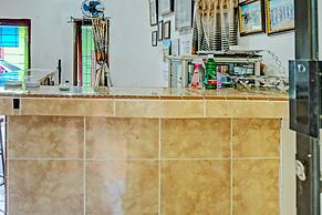 OYO 92405 Evergreen Hotel & Resto Near GARDU INDUK MUARA DUA