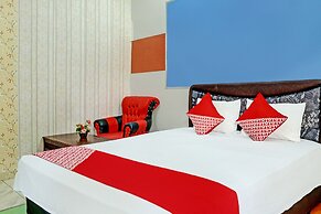 OYO 92405 Evergreen Hotel & Resto Near GARDU INDUK MUARA DUA