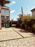 BATES GARDEN GUEST HOUSE