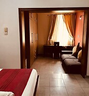 BATES GARDEN GUEST HOUSE