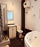 BATES GARDEN GUEST HOUSE