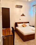 BATES GARDEN GUEST HOUSE