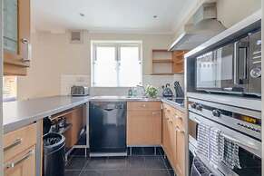 Lovely 1 Bedroom With Patio - 10 Mins From Hyde Park
