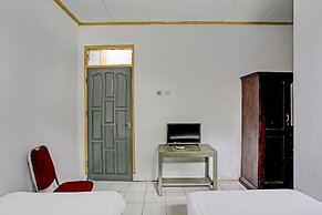 SPOT ON 92446 Penginapan Aina Syariah