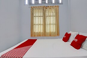 OYO 92429 Vania Guest HouseNearRSUP H Adam Malik