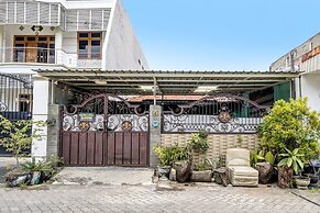 OYO Life 92461 Aini Syariah Homestay