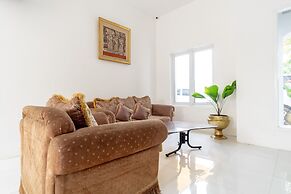 Capital O 92444 Kamojo Guest House