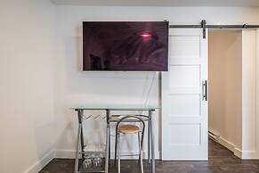 Modern Contemporary 2 Bedroom Suite