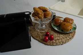 Oniropetra Luxury Suites