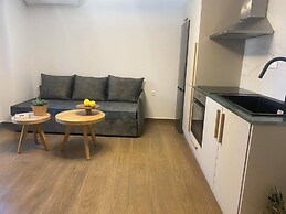 Oniropetra Luxury Suites