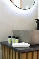 Oniropetra Luxury Suites