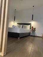 Oniropetra Luxury Suites