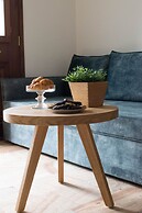 Oniropetra Luxury Suites