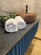 Oniropetra Luxury Suites