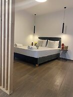 Oniropetra Luxury Suites